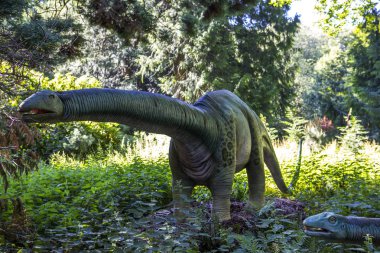 Danimarka'da bir parkta dinozor