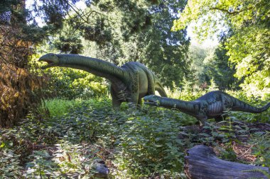 Danimarka'da bir parkta dinozor