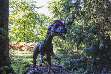 Danimarka'da bir parkta dinozor