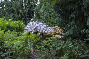Danimarka'da bir parkta dinozor