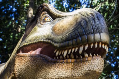 Danimarka'da bir parkta dinozor