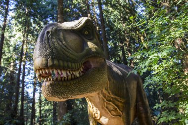 Danimarka'da bir parkta dinozor