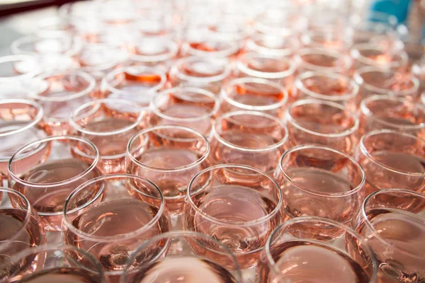 Faroe Adaları'ndaki bir düğün, düğün süslemeleri 