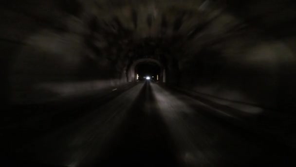 フェロー諸島のトンネルをくぐってください — ストック動画