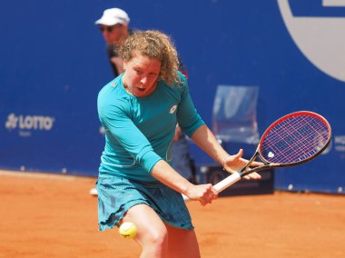 Nürnberg, Almanya - 23 Mayıs 2019: Alman tenisçi Anna-Lean Friedsam Euro 250.000 Wta Versicherungscup Turnuvası çeyrek final maçında Kazachstan'dan tenisçi Yulia Putintseva'ya karşı