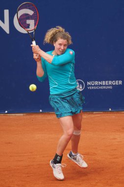 Nürnberg, Almanya - 23 Mayıs 2019: Alman tenisçi Anna-Lean Friedsam Euro 250.000 Wta Versicherungscup Turnuvası çeyrek final maçında Kazachstan'dan tenisçi Yulia Putintseva'ya karşı