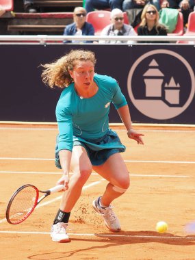 Nürnberg, Almanya - 23 Mayıs 2019: Alman tenisçi Anna-Lean Friedsam Euro 250.000 Wta Versicherungscup Turnuvası çeyrek final maçında Kazachstan'dan tenisçi Yulia Putintseva'ya karşı