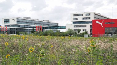 Herzogenaurach, Almanya - 19 Ağustos 2019: Herzogenaurach köyünde küresel spor markası Puma'nın genel merkezi
