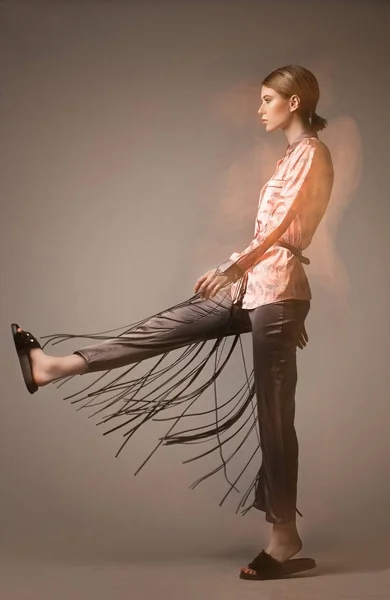 Kız Hareket Studio Güzel Bir Elbise Modeli Fashio Stok Fotoğraf