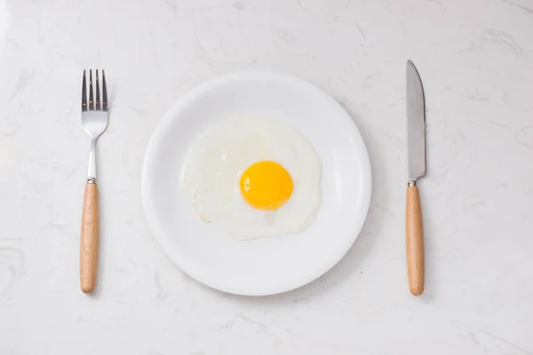 Top View White Dish Fried Egg White Background — Stock Photo, Image