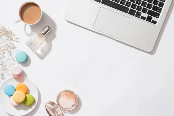 Příjemný Ranní Snídaně Pastelově Barevné Macarons Nebo Makronky — Stock fotografie