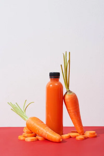Свежий Натуральный Морковный Сок Столе Здоровый Напиток — стоковое фото