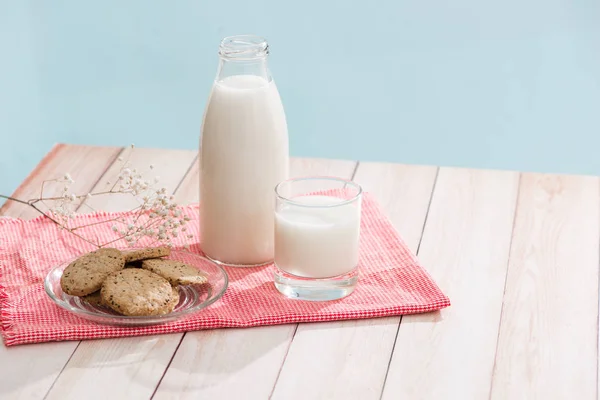 Produtos Lácteos Pastelaria Café Manhã Orgânico Com Leite Biscoitos — Fotografia de Stock