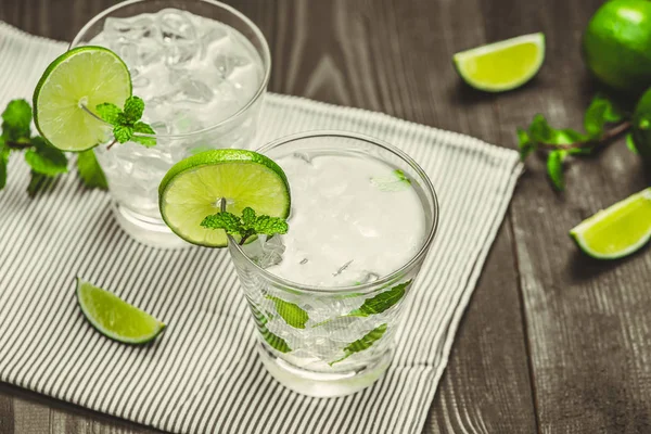 Fresh Lime Cocktail Ice Cubes Wooden Background — Stock Photo, Image