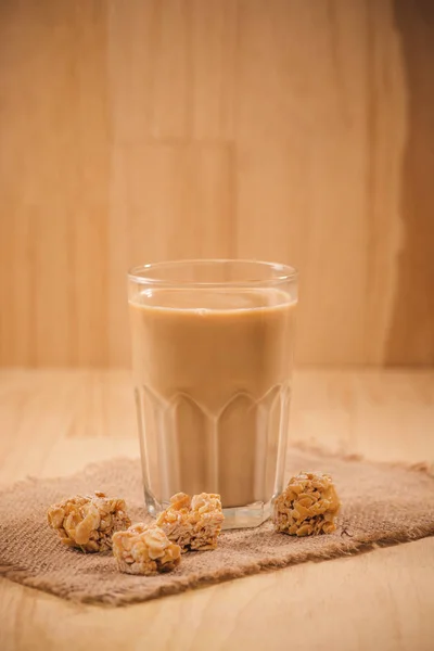 Botella Leche Vaso Leche Sobre Mesa Madera Concepto Alimentación Saludable —  Fotos de Stock