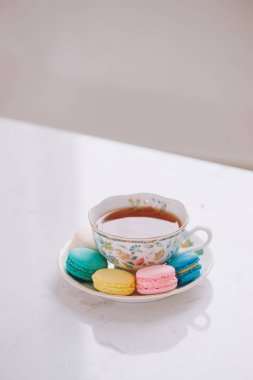 Lezzetli Fransız tatlı. Renkli pastel macaroons