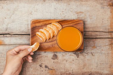 Gözlük mandalina portakal suyu ve meyve, yüksek C vitamini