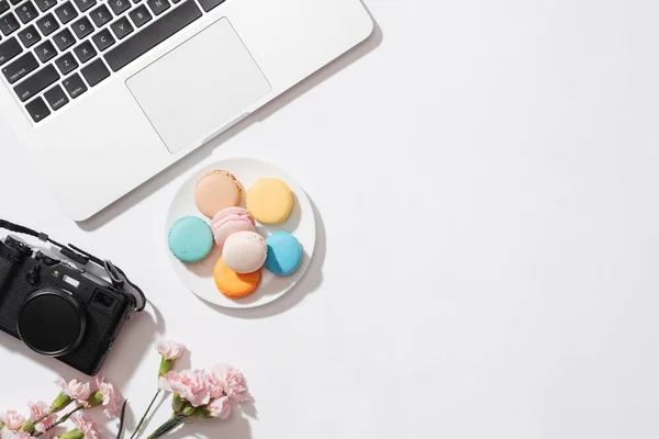 Příjemný Ranní Snídaně Pastelově Barevné Macarons Nebo Makronky — Stock fotografie