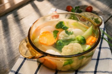 Cam Aranjman peçeteye çeşitli sebze yakın çekim