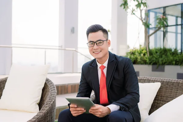 Successful Intelligent Business Man Relaxing Restaurant Outdoors Confident Thoughtful Entrepreneur — Stock Photo, Image