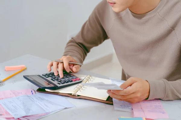 Hand Man Doing Finances Calculate Desk Cost Home Office — Stock Photo, Image