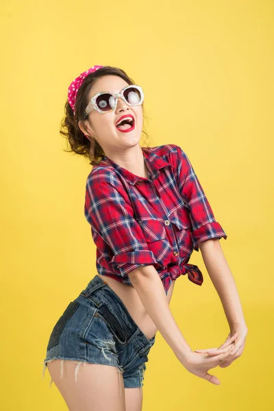 Asian Woman Retro Portrait Pin Make Hairstyle Posing Yellow Background — Stock Photo, Image