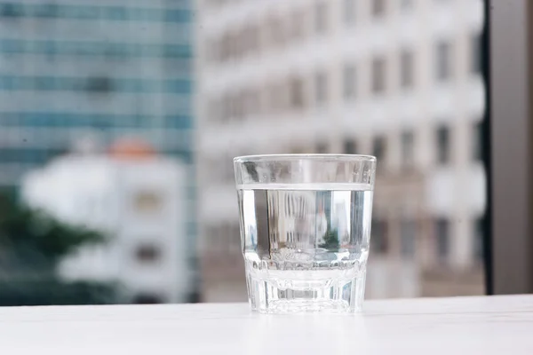 Vaso Agua Sobre Una Mesa Restaurante — Foto de Stock