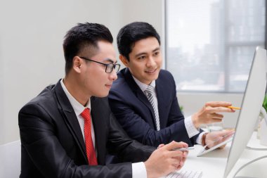 başlangıçta masaüstünde birlikte çalışan iş ortakları