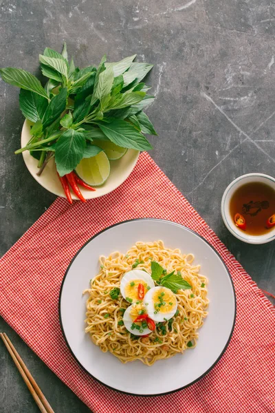 Kuru Anlık Erişte Asya Ramen Sebze Çorbası — Stok fotoğraf