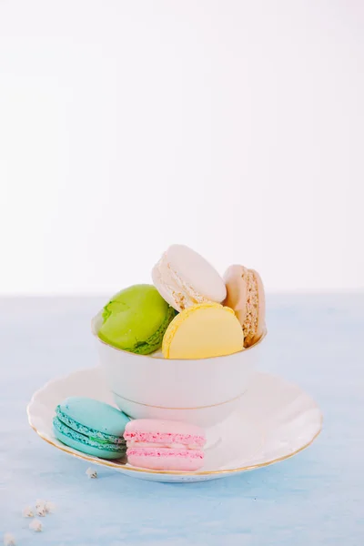 Délicieux Dessert Français Macarons Pastel Colorés Dans Bol — Photo