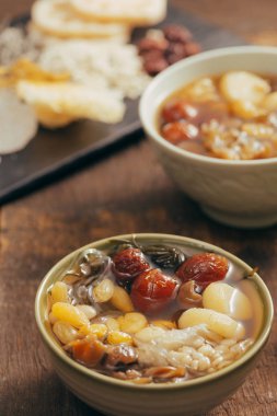 Çin ve Vietnam mutfağı tatlı soğuk çorbasına Ching bo leung olduğunu