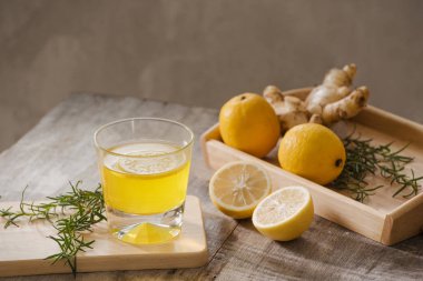 zencefil, limon ve vitaminler ile Zayıflama çayı