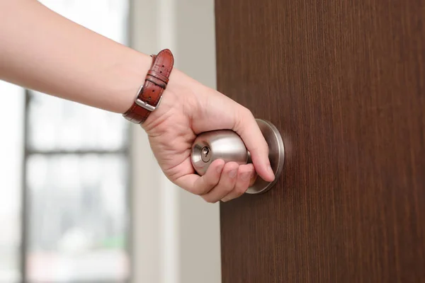 Close Hand Holding Door Knob Opening Door Slightly Selective Focus — Stock Photo, Image