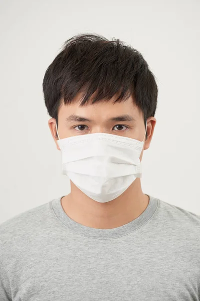 Pare Infecção Homem Saudável Mostrando Gesto Parar Homem Usar Máscara — Fotografia de Stock