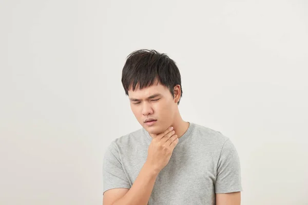 Αλλεργίες Και Πονόλαιμο Έννοια Άρρωστος Νεαρός Άνδρας Λευκό Φόντο — Φωτογραφία Αρχείου