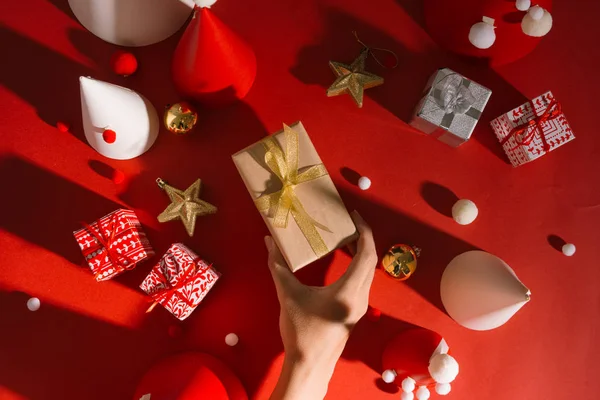 Human Hand Holding Gift Box Christmas Trees Made Paper Red — Stock Photo, Image