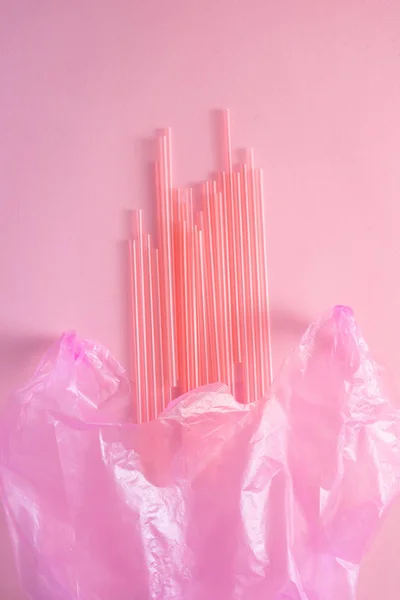 Plastic Rietjes Tas Roze Achtergrond — Stockfoto