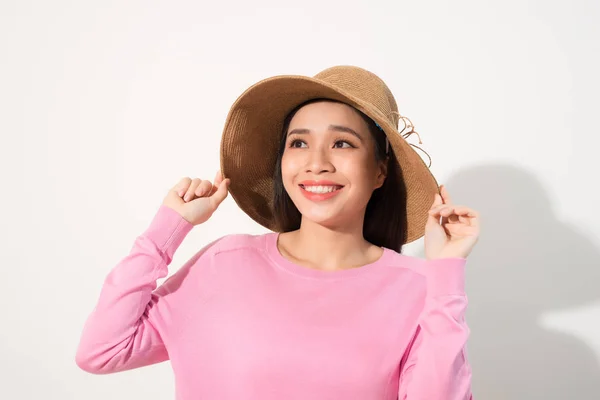 Retrato Mujer Hermosa Sombrero Paja Sobre Fondo Blanco —  Fotos de Stock