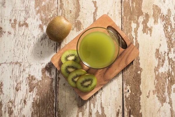 Healthy Fresh Kiwi Smoothie Glass Wooden Board Ingredient — Stock Photo, Image