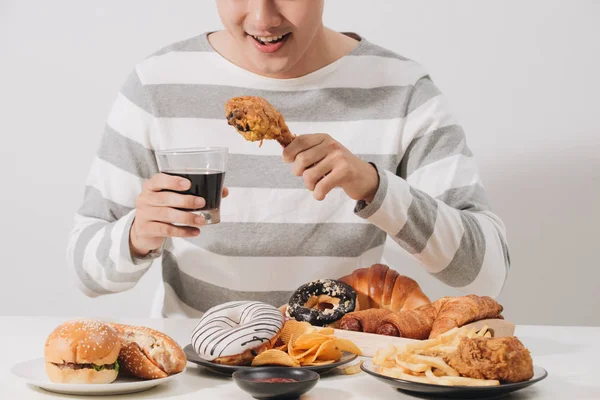 Menschen Essen Fast Food Konzept Hand Hält Frittiertes Hühnchen Kohlensäurehaltiges — Stockfoto