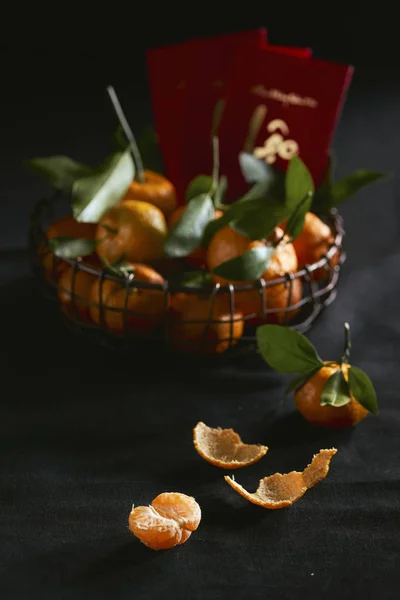 Sobres Rojos Sobres Dorados Mandarina Naranja Mandarina Para Año Nuevo —  Fotos de Stock