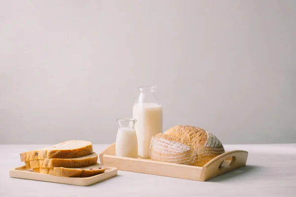 Хлеб Молоко Столе — стоковое фото