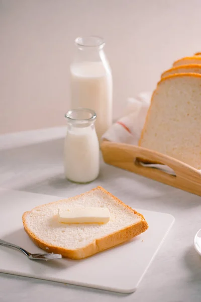 Sliced Bread Bake Butter Wooden Tray Simple Breakfast — Stock Photo, Image