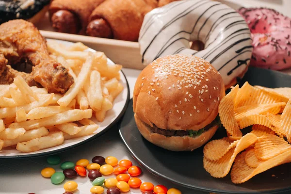 Fast Food Und Ungesundes Ernährungskonzept Nahaufnahme Von Fastfood Snacks Und — Stockfoto