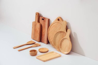 Metin için boş alanı olan mutfak gereçleri, ev mutfak dekoru konsepti, ön görünüm