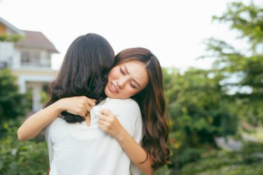 Dostluk yardım destek ve zor zamanlarda kavramı. İnsani duygular duygular