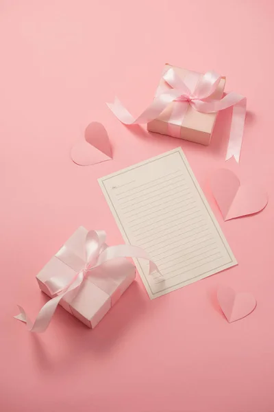Kadının Günü Tebrik Kartı Dekorasyon Yapımı Kalpli Zarf Şeklinde Aşk — Stok fotoğraf