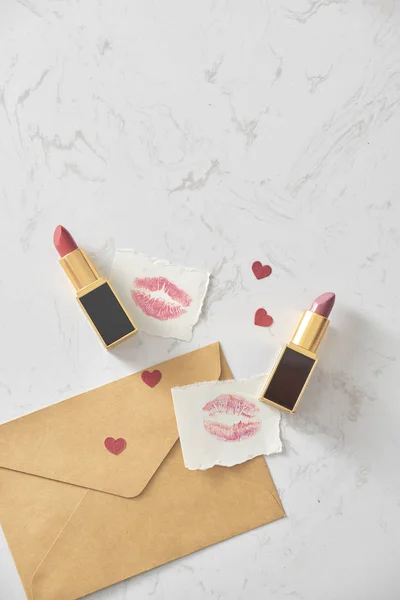 Liebe Valentine Zusammen Glückliche Zuneigung Konzept Mit Lippenstift Und Lippenstift — Stockfoto