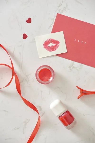 립스틱과 빈티지 시트에 발렌타인 — 스톡 사진