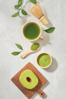 Yeşil matcha Baumkuchen Japonca rulo kek matcha, seçici odak ile